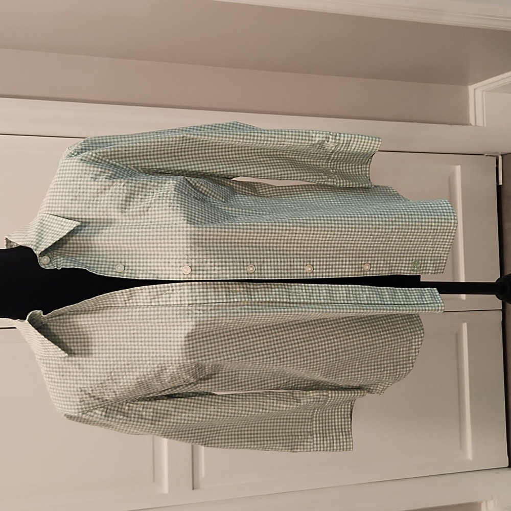 Ladie's button-down shirt